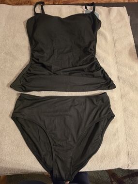 Black Ribbed Tankini Swim Set - Women's Two-Piece Bikini